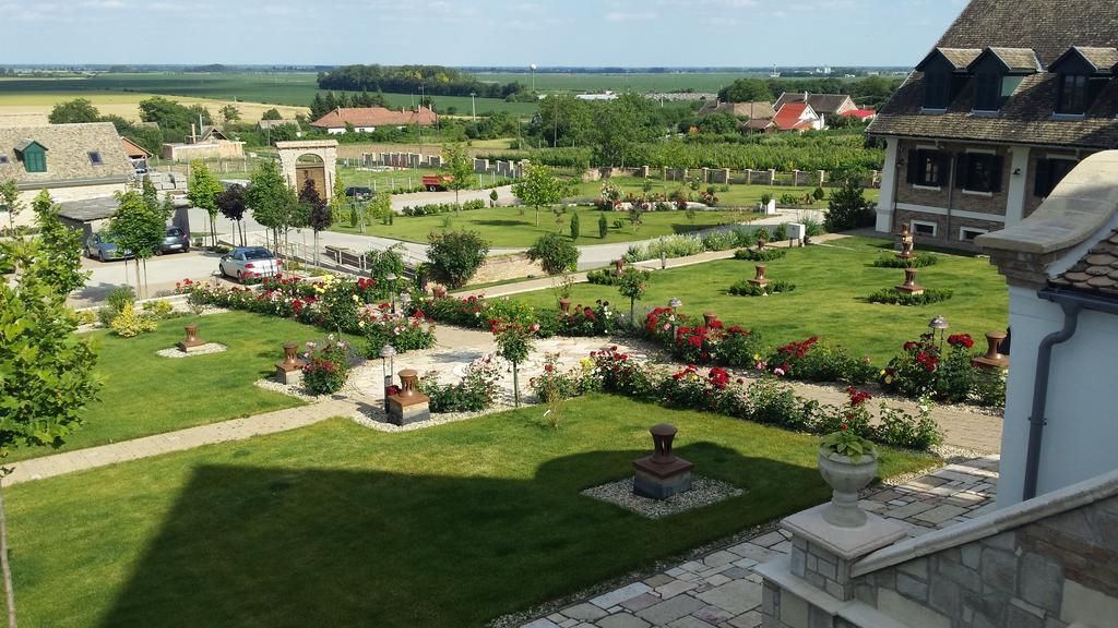 Takler Kuria Hotel Szekszard Luaran gambar