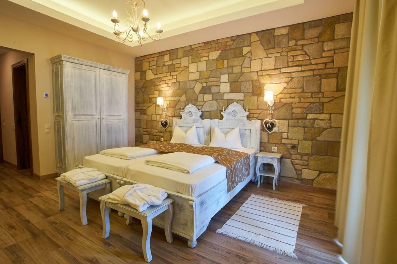 Takler Kuria Hotel Szekszard Luaran gambar